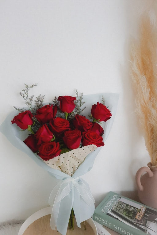 Juliet - Classic Red Roses