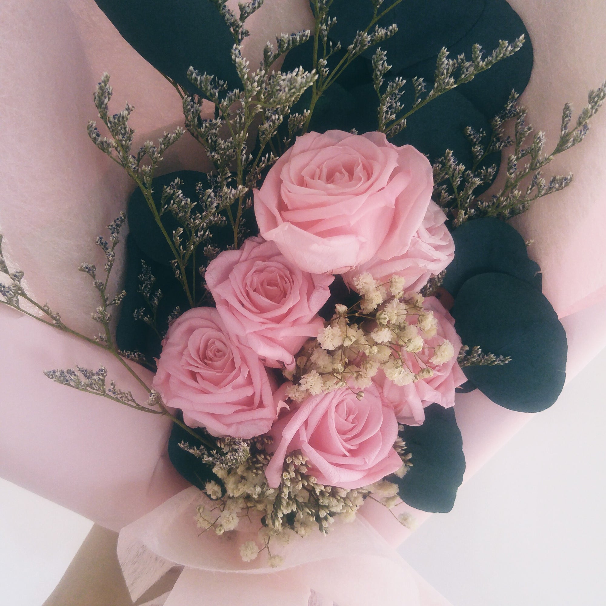 Everlasting Love - Classic Pink Roses