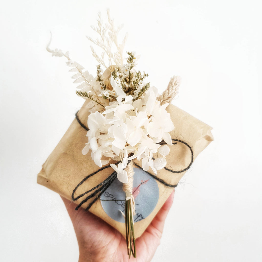 Snow - Gift Posy