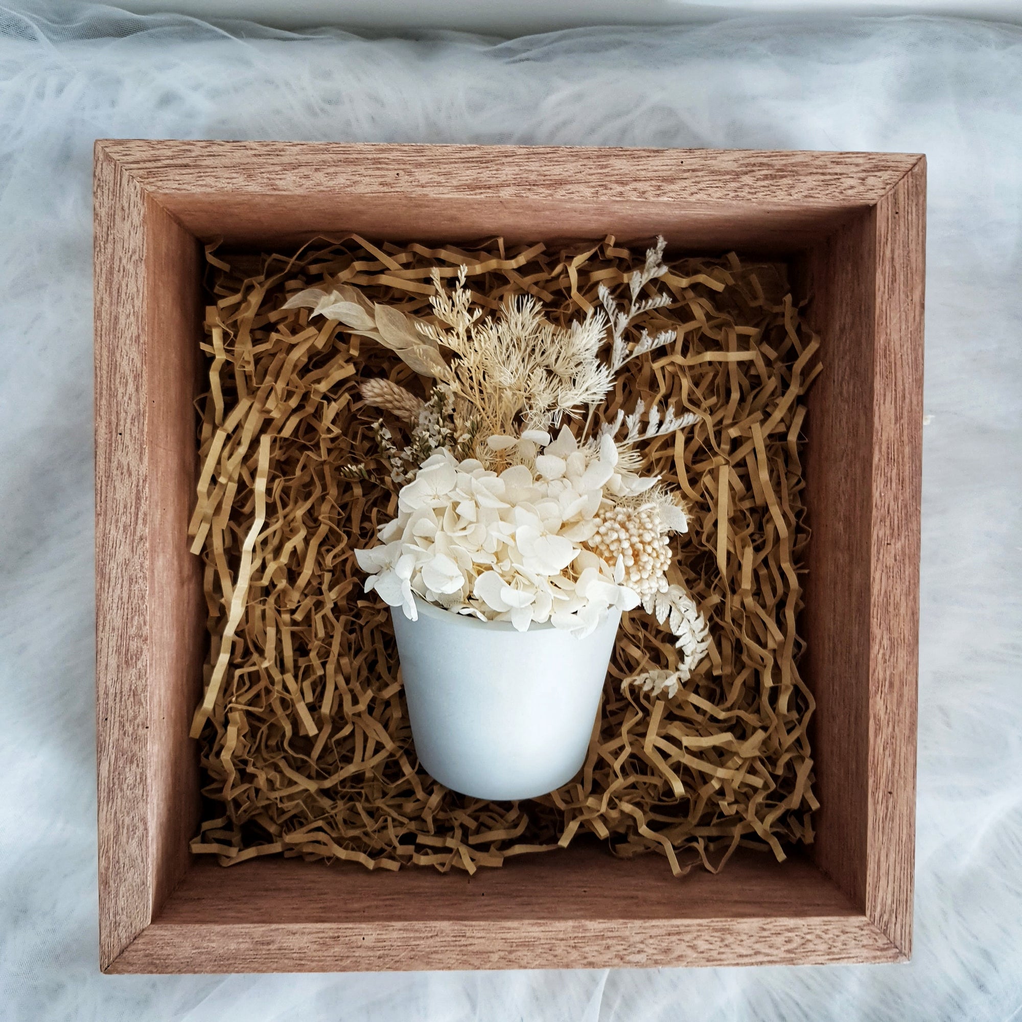 White Cream Petite Posy Pot