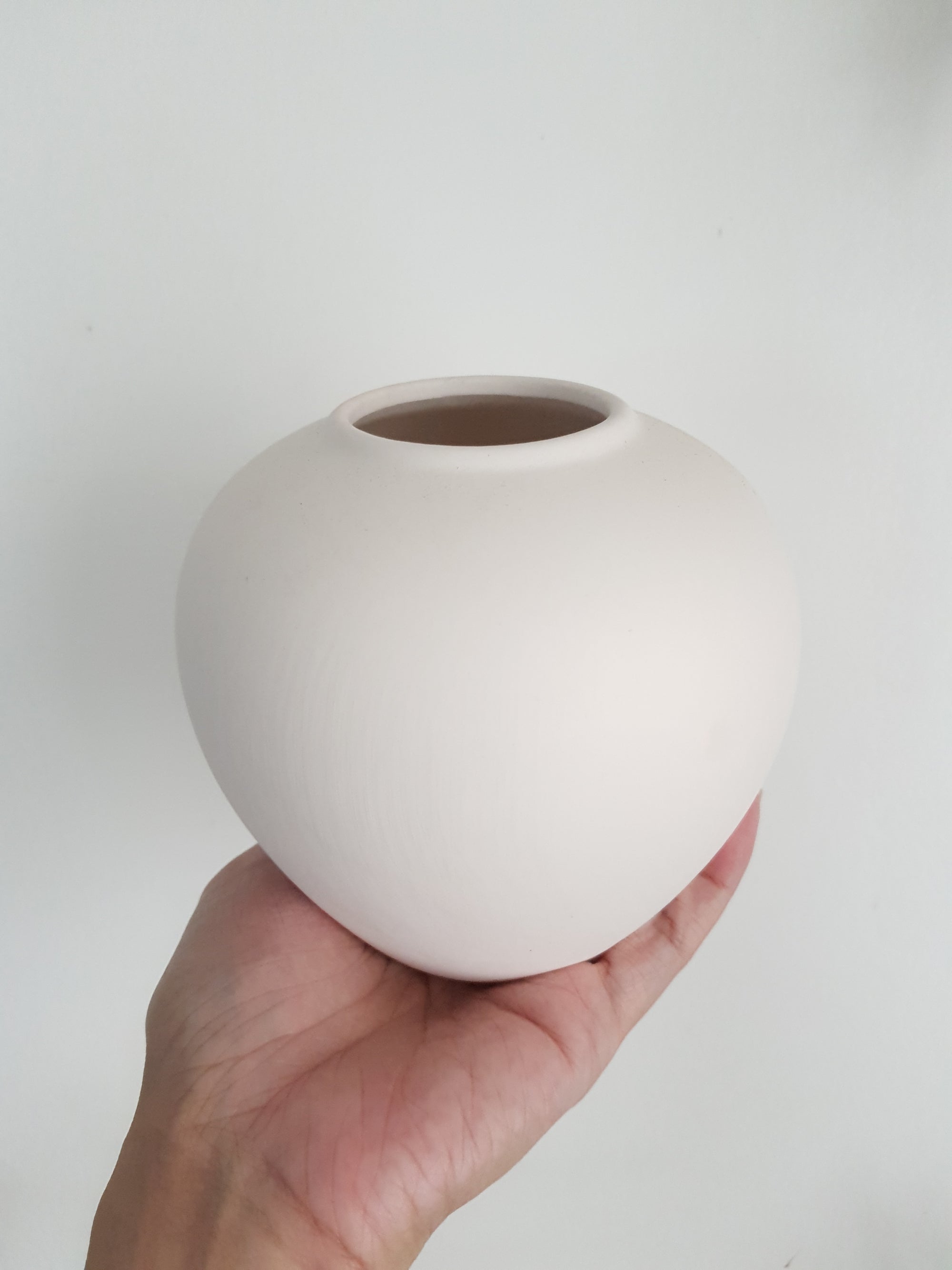 Quinn Wine Jar Vase