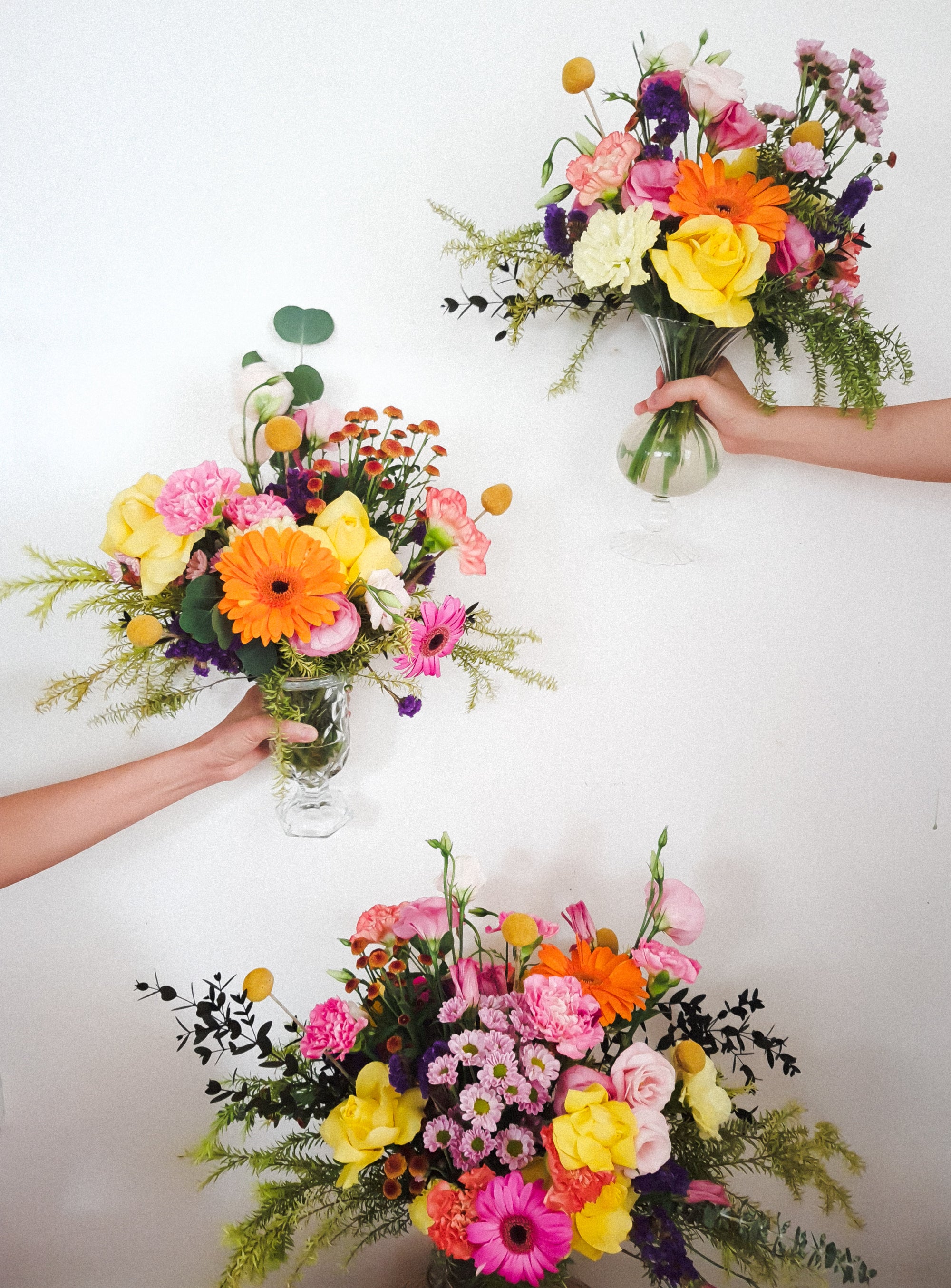 Florist's Seasonal Vase Arrangement (Large)