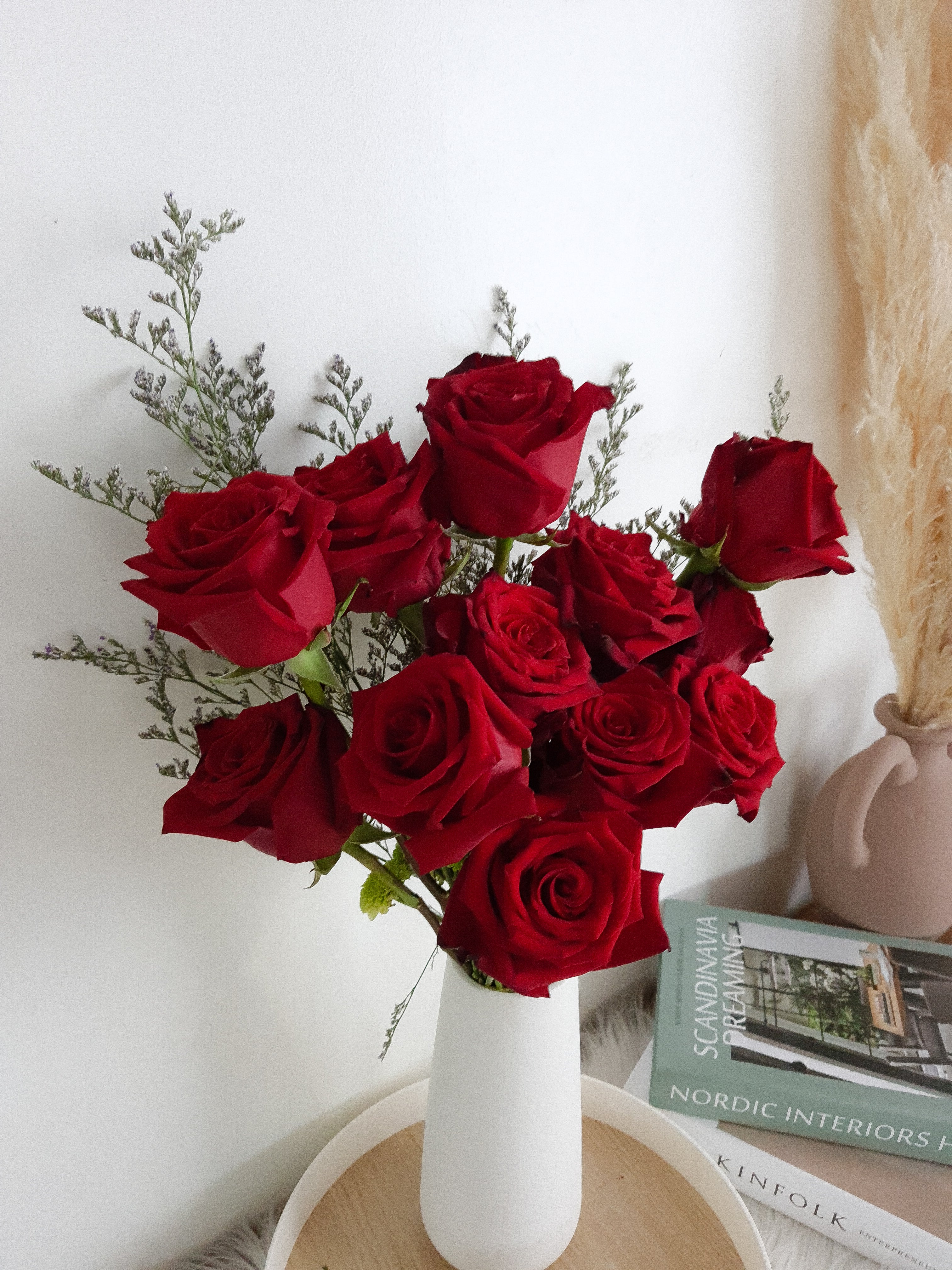 Juliet - Classic Red Roses