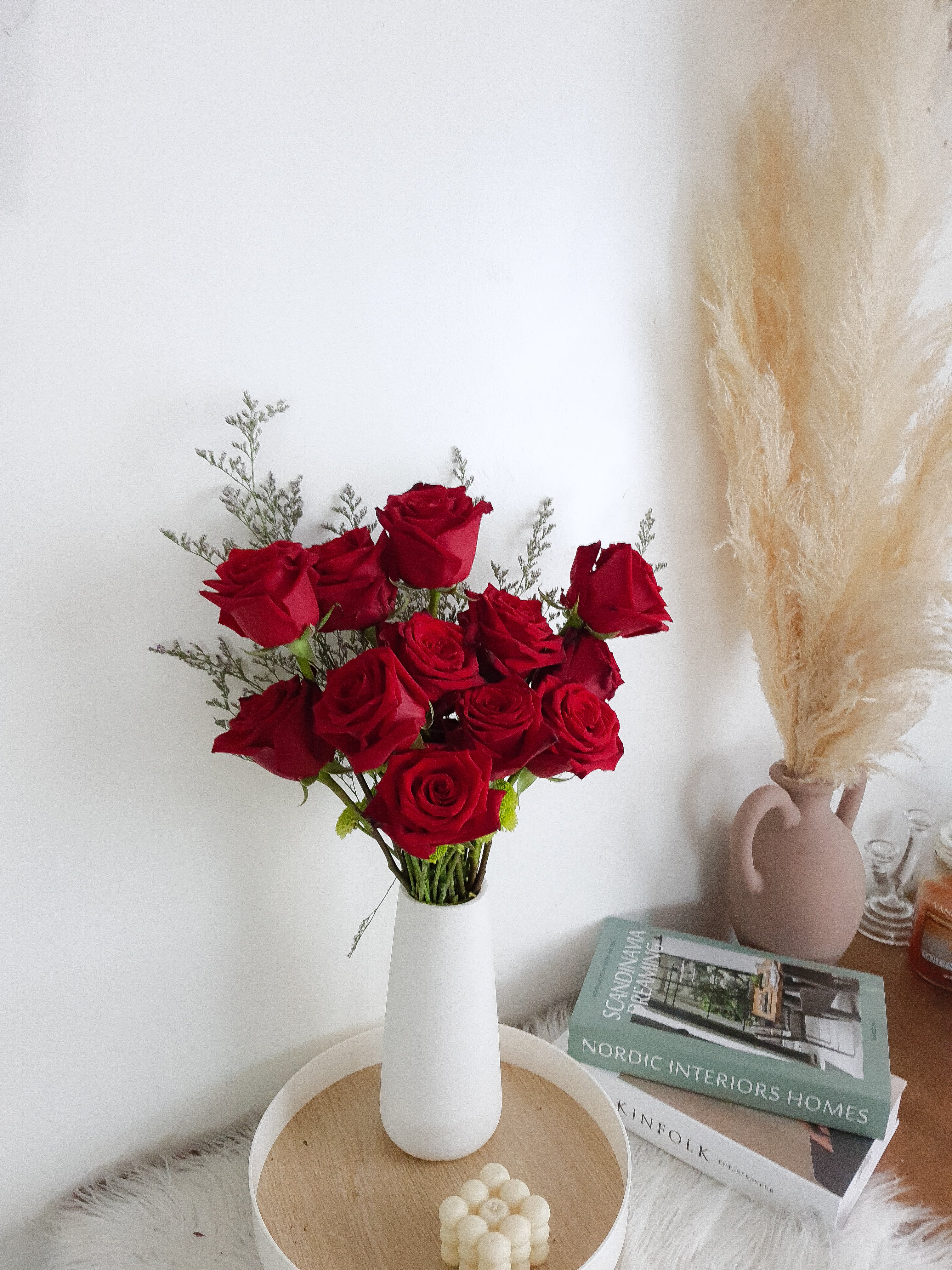 Juliet - Classic Red Roses