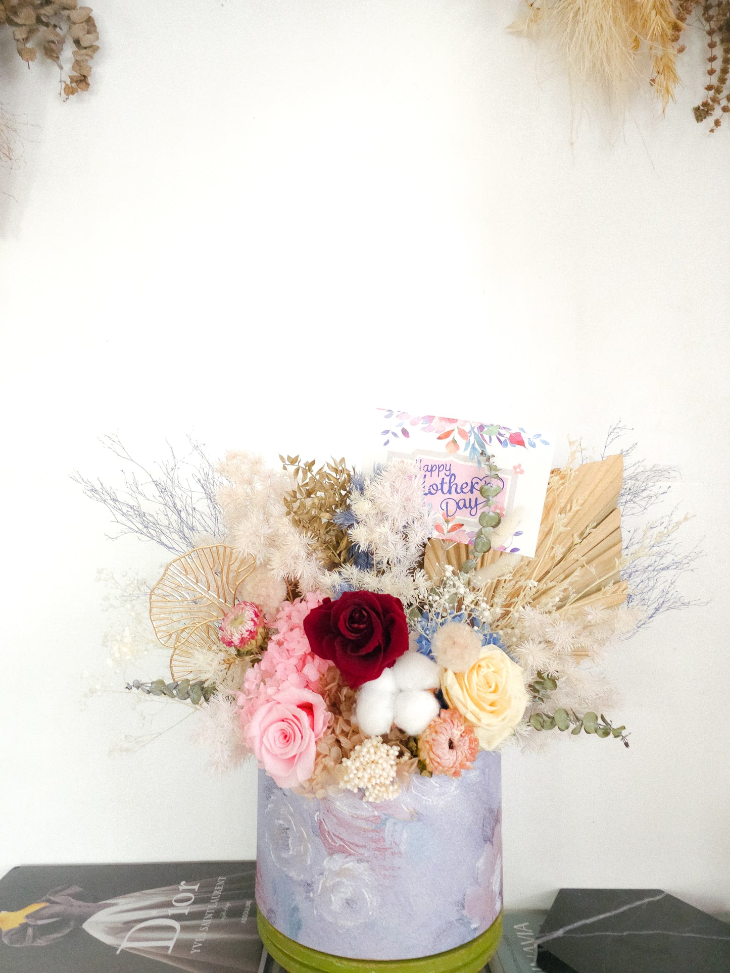 Signature Dried blossoms box
